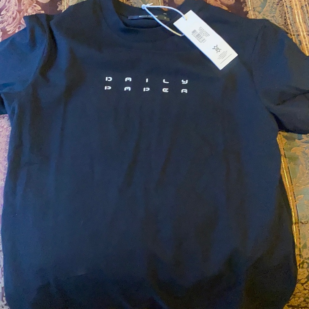 All cotton black short-sleeve tee